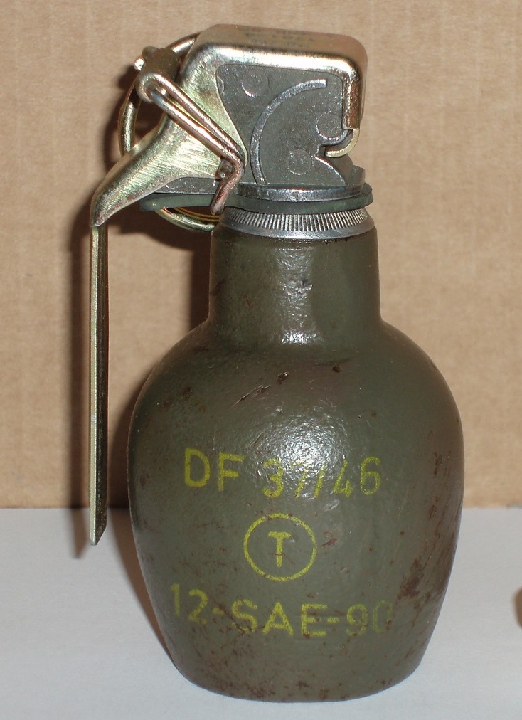 307 001 grenade defensive francaise en fonte mod 37 46 marquages et peinture dorigine rare