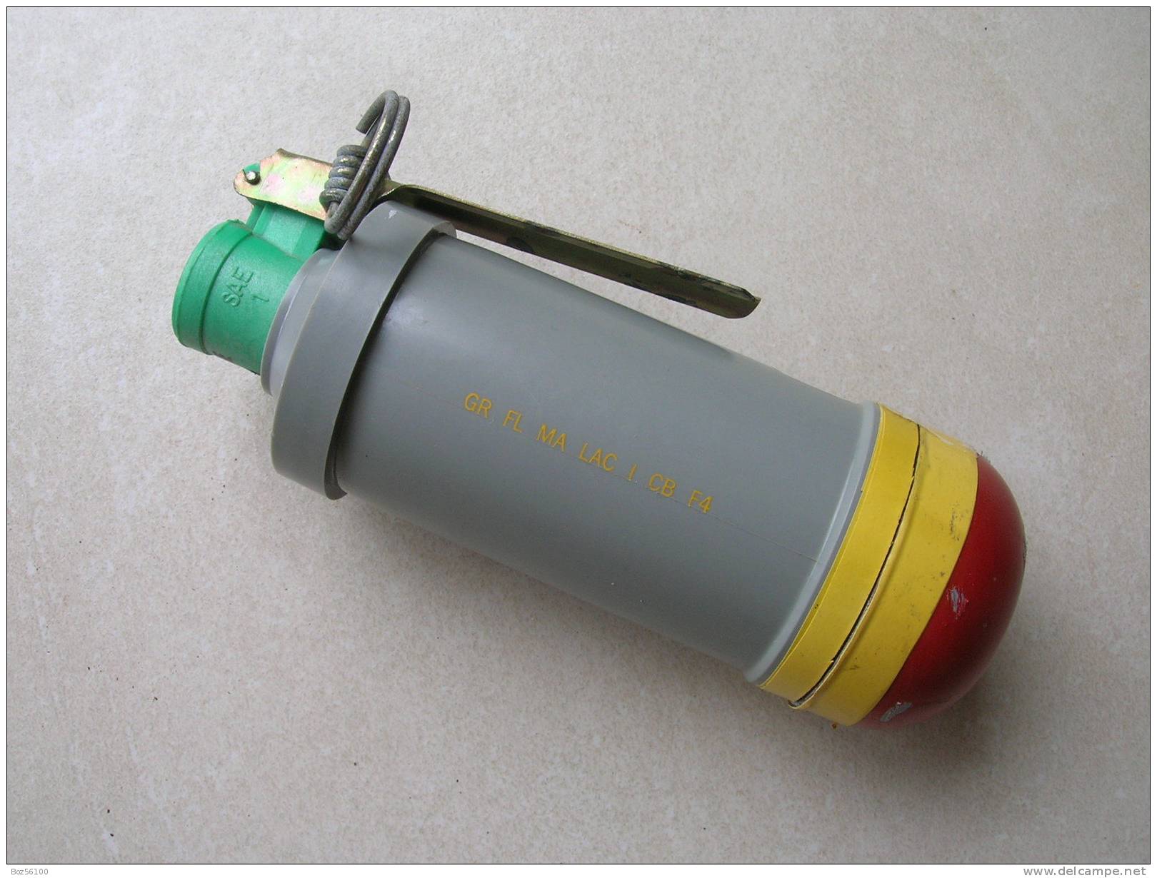 Grenade F4 (Delcampe 2011 15e)